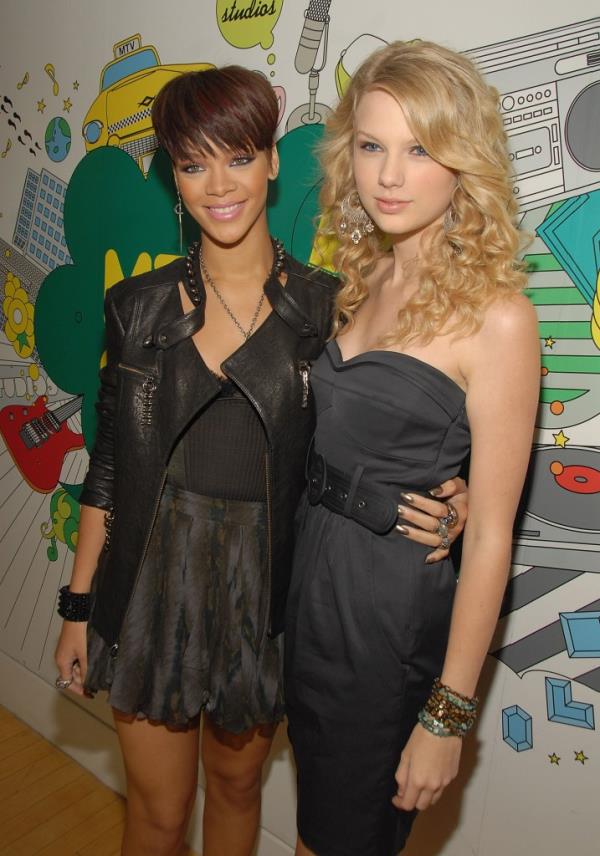 Rihanna, Taylor Swift at MTV's "TRL" in 2008