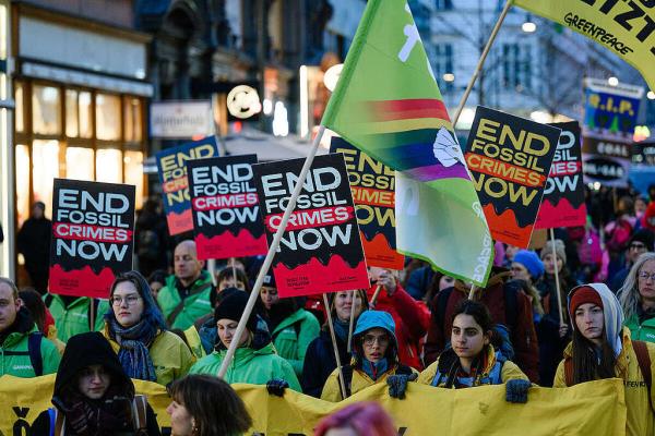 EU Gas Conference Protest March in Vienna. © David Visnjic / Greenpeace EU Gas Conference Protest March in Vienna. © David Visnjic / Greenpeace